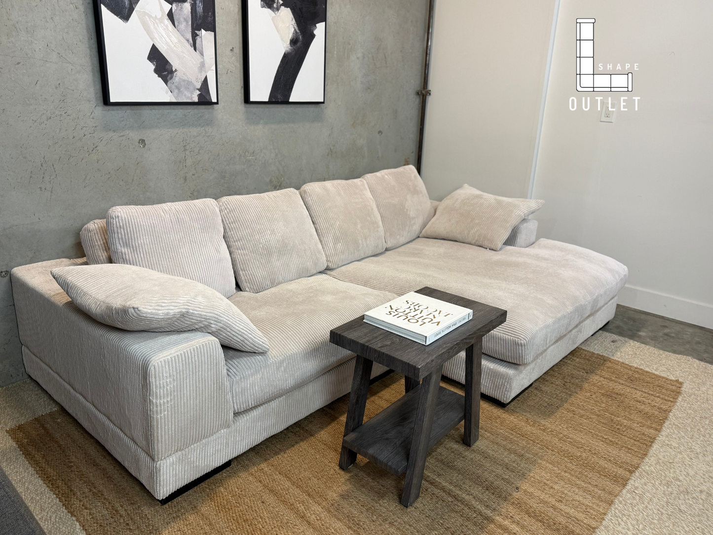 MOE’S plunge sectional