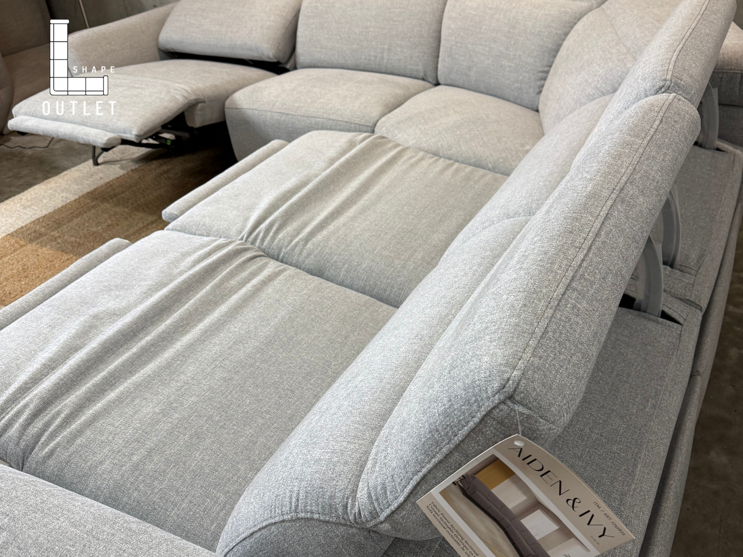 🚨NEW🚨 Power recliner by Aiden & Ivy