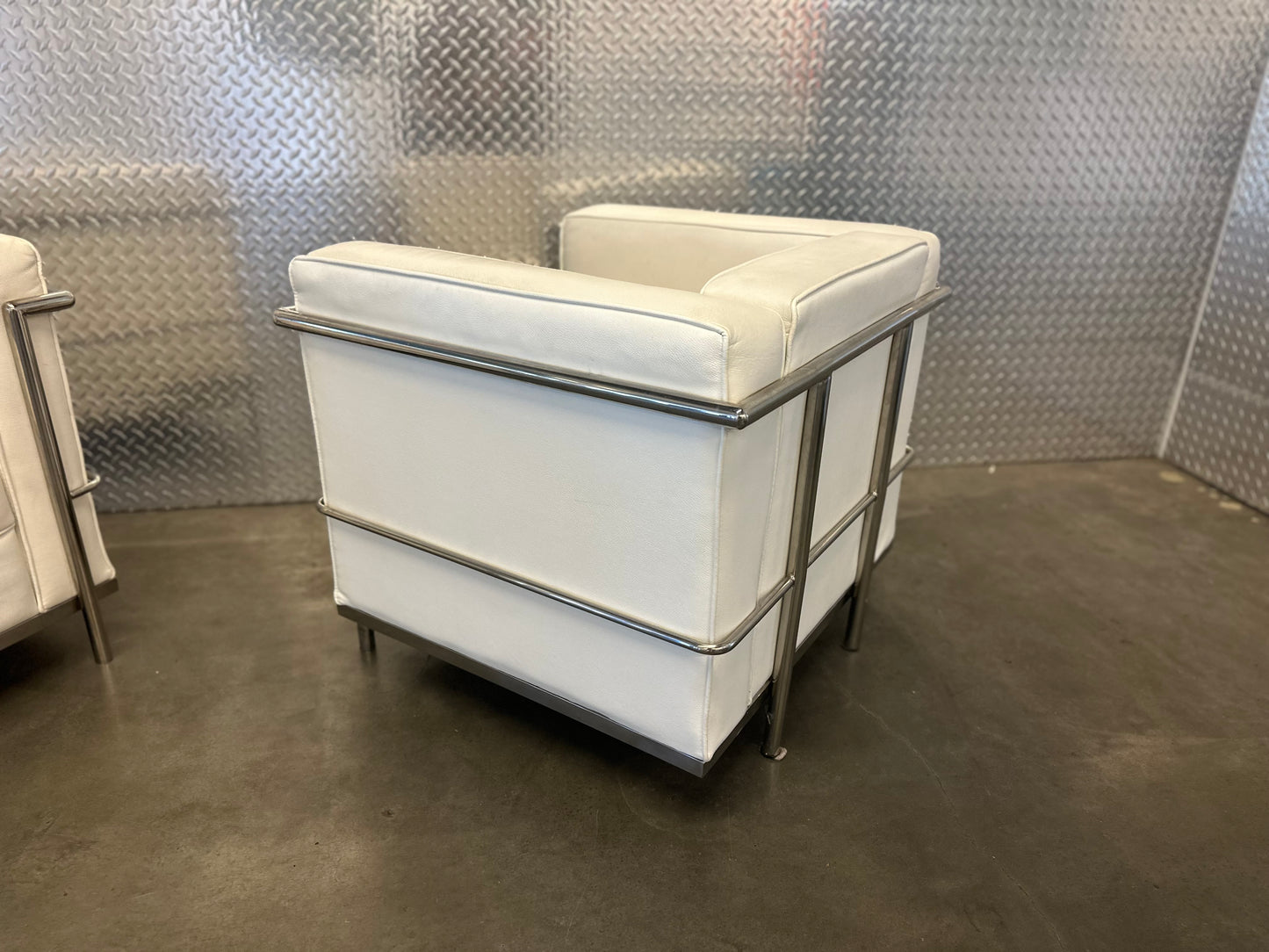 LC2 accent chairs replicas