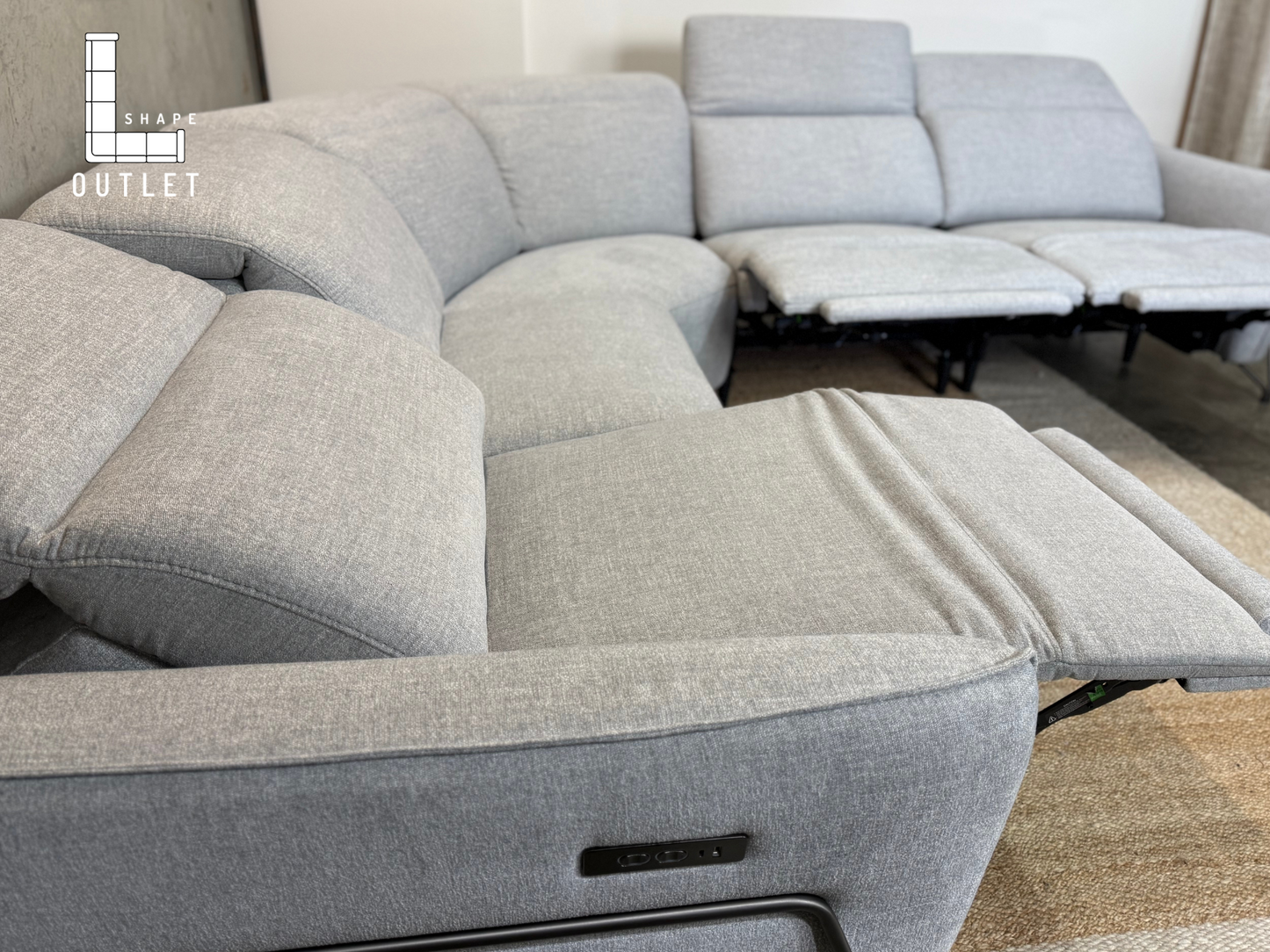 🚨NEW🚨 Power recliner by Aiden & Ivy